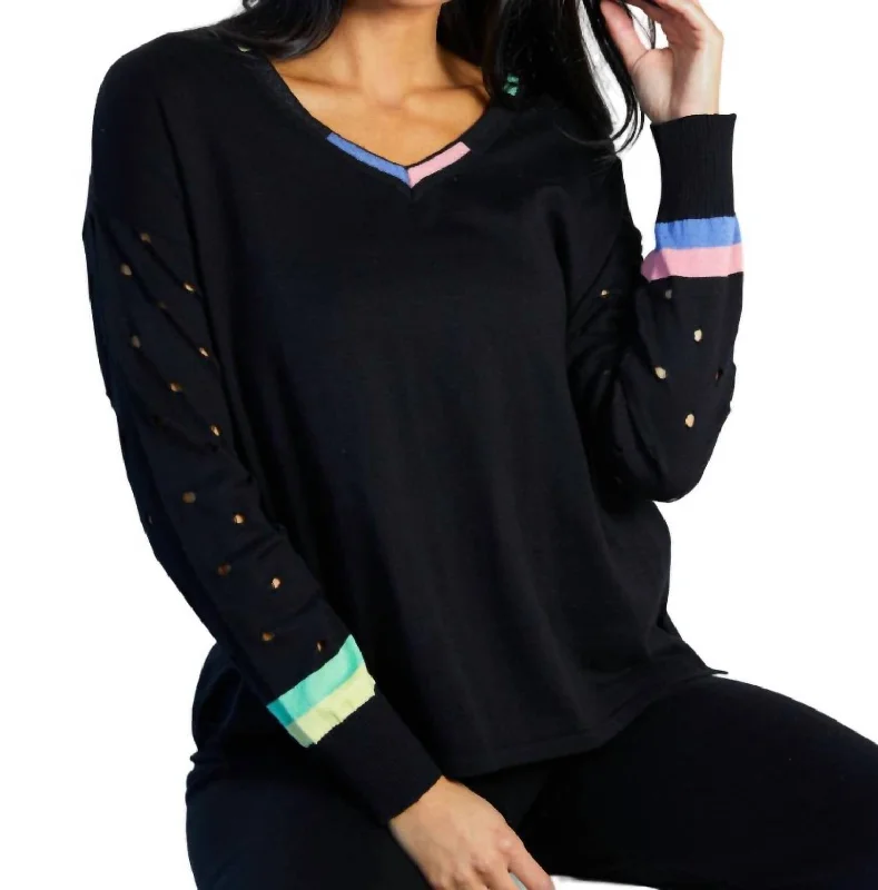 Minimalist Style V-Neck Sweater In Black/multi